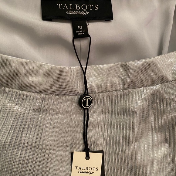 Metallic Silver Pleated Skirt - Picture 2 of 5